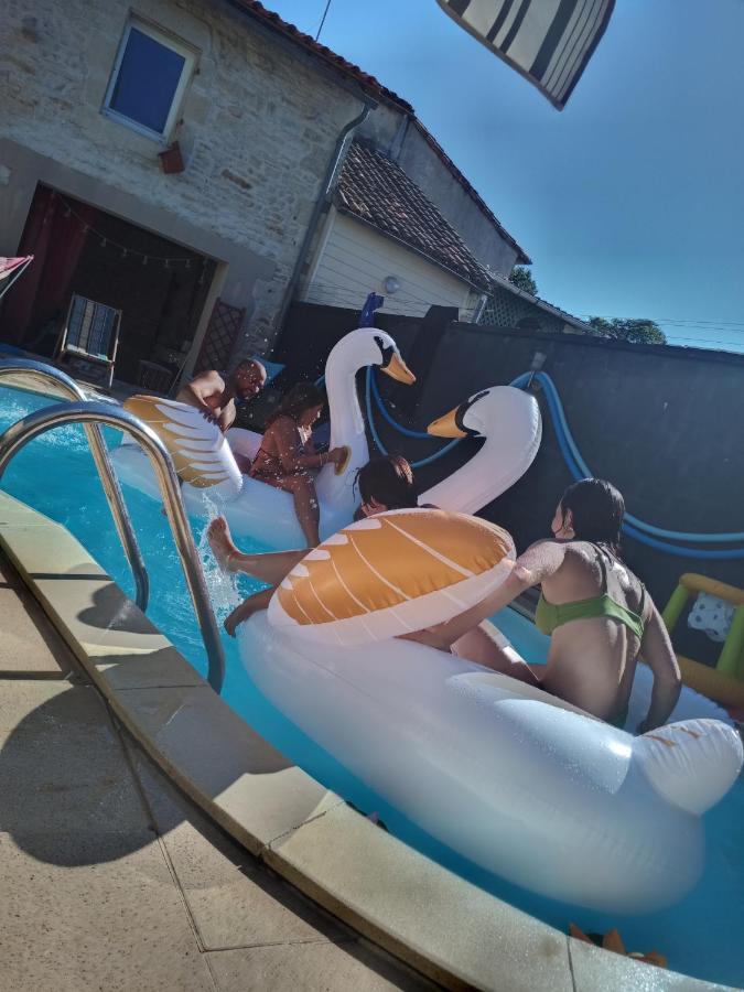Bed and Breakfast Grande Chambre D'Hote Pour 4 A 5 Personnes Chef-Boutonne Exterior foto